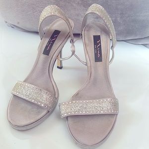 Nina New York Silver Dress Heels. Size 7M